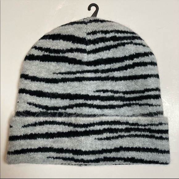 14th & Union Accessories - 14th and Union Gray Black Zebra Print Beanie